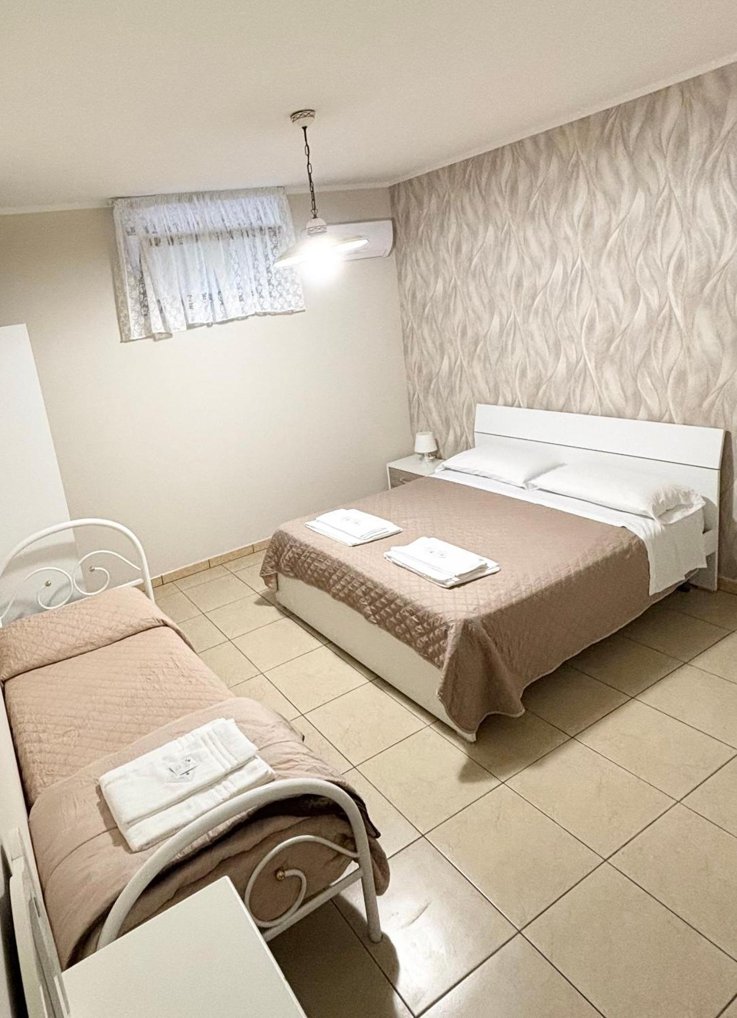 Rooms & Restaurant Il Castagneto Campagna Kültér fotó