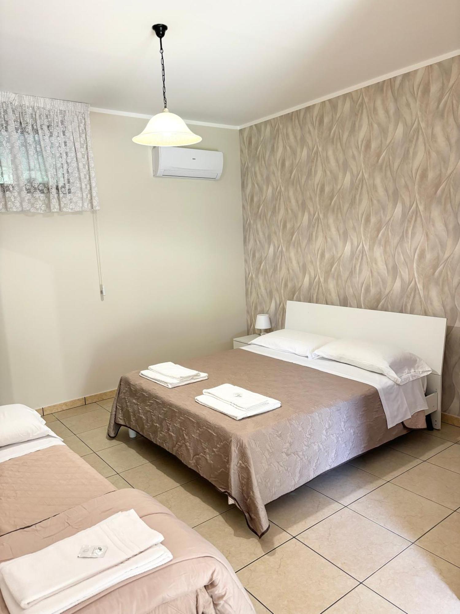 Rooms & Restaurant Il Castagneto Campagna Kültér fotó
